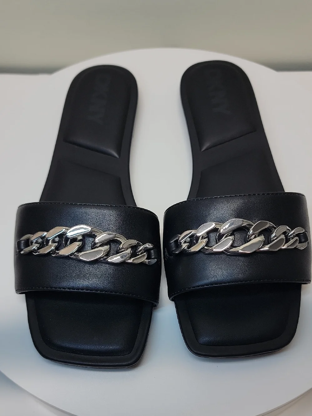 DKNY NEW IN BOX BLACK FLAT SLIDE SANDALS W/SILVER CHAIN - Picture 6 of 10